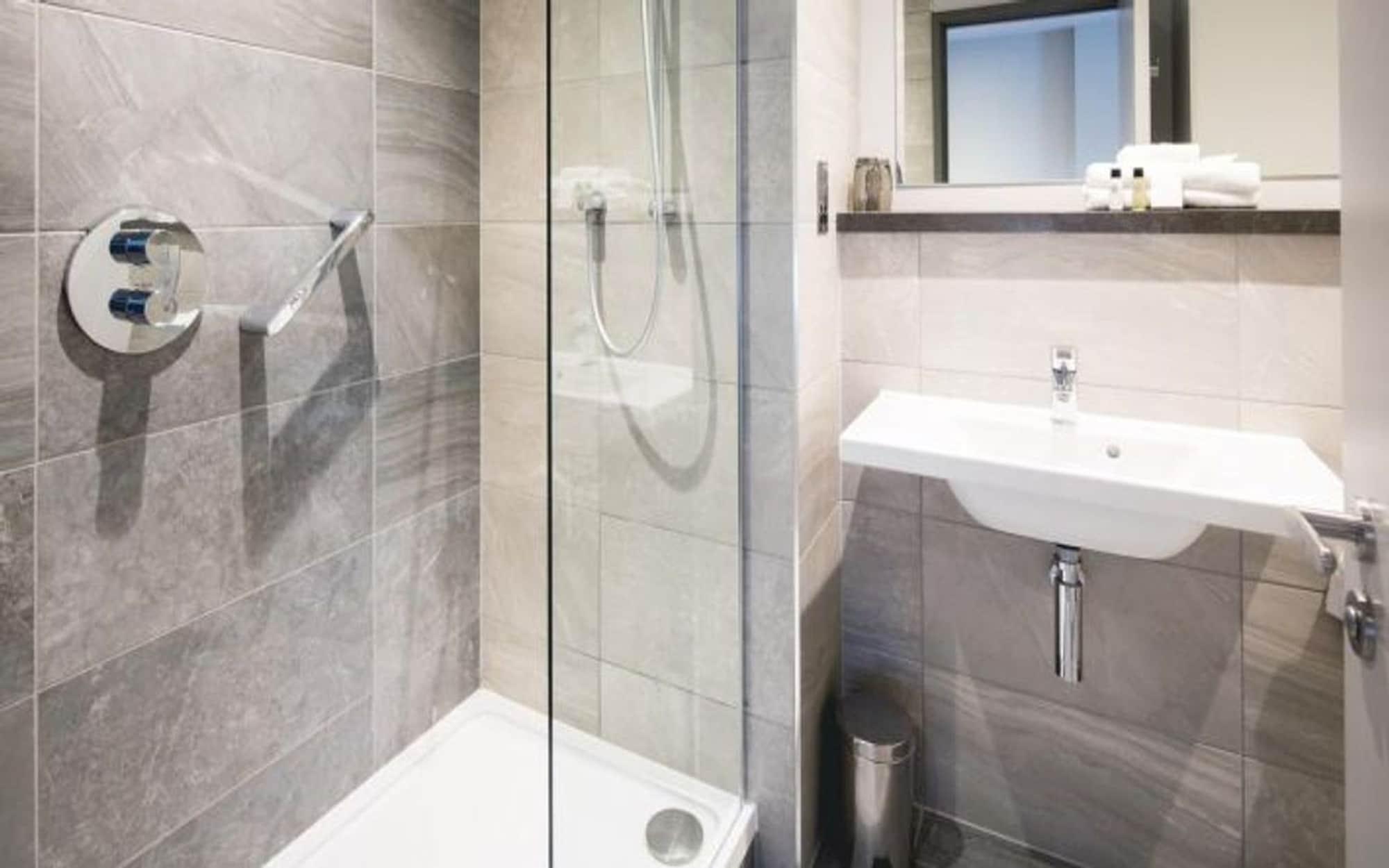 Maldron Hotel Manchester City Centre Exterior foto Bathroom