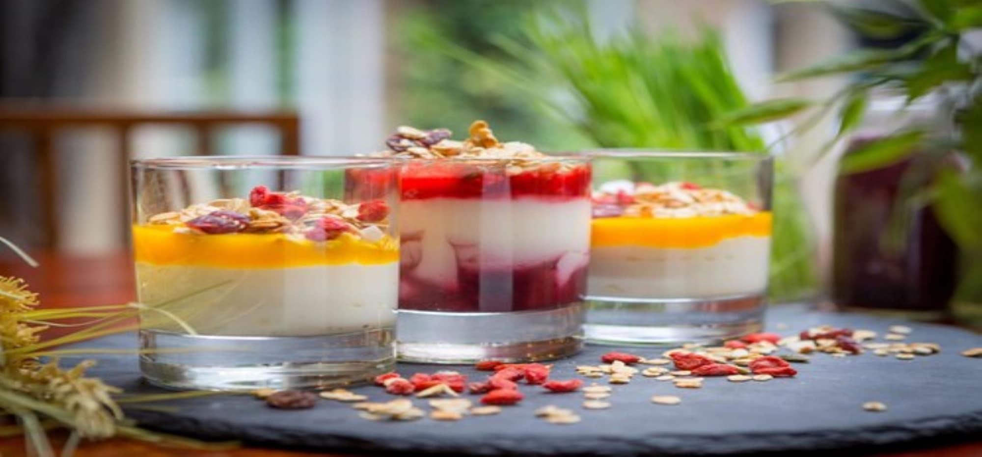 Maldron Hotel Manchester City Centre Exterior foto Yoghurt with granola and dried fruits