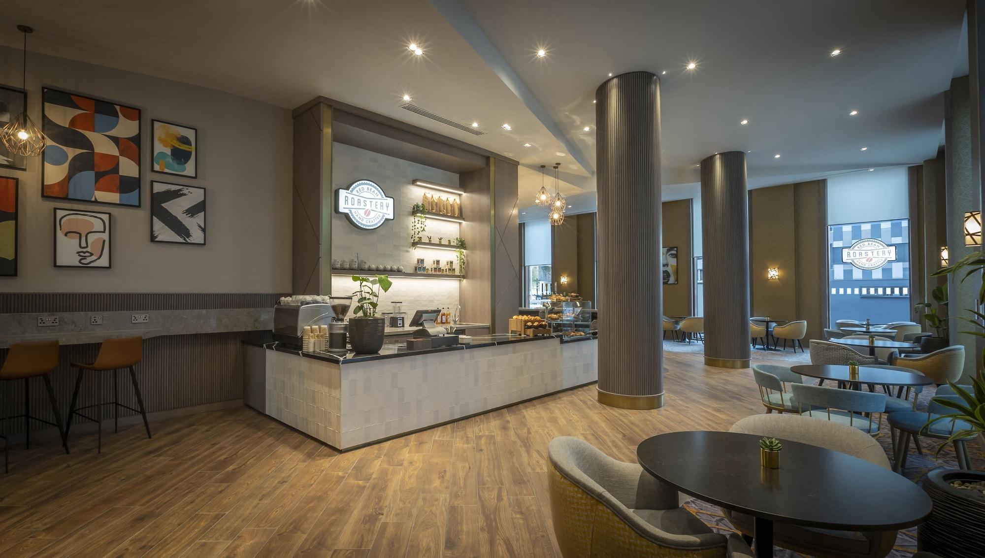 Maldron Hotel Manchester City Centre Exterior foto The coffee shop at the hotel